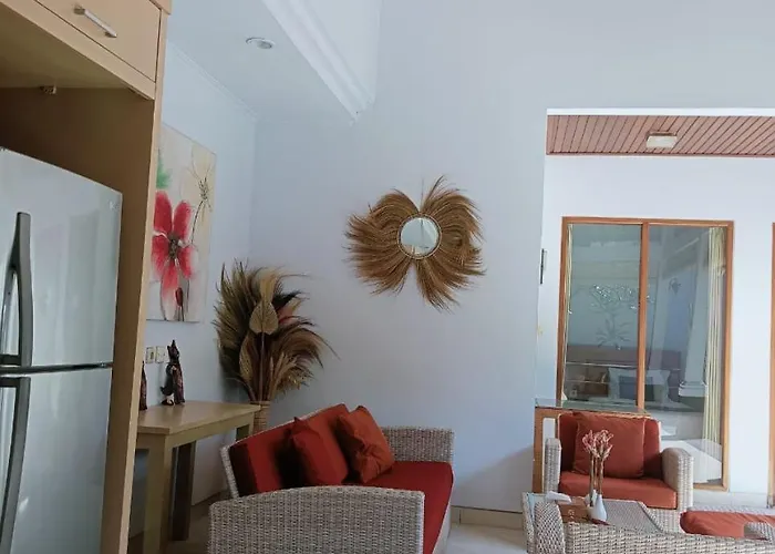 Glisten Up Side Sanur! Villa *