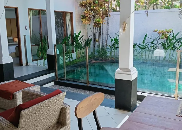 Villa Glisten Up Side Sanur! *