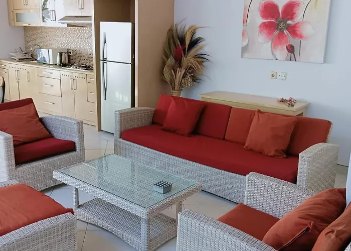 Glisten Up Side Sanur! Villa *